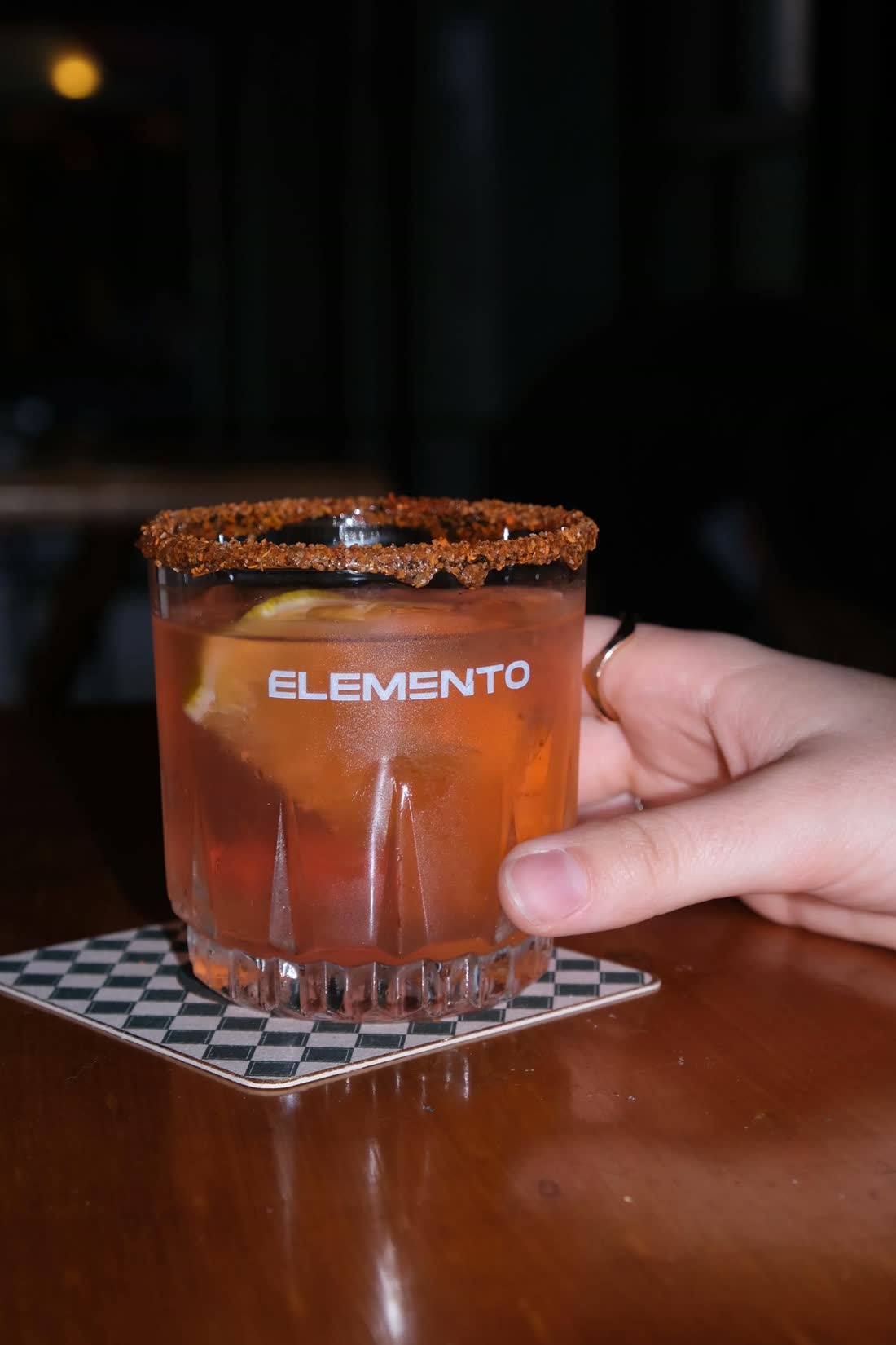 Cóctel con el vaso de Elemento